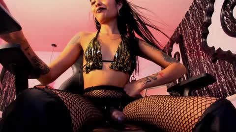 Naila online show from January 2025 06:33:02 PM