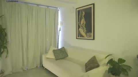 Lia online show from February 2026 01:55:01 PM