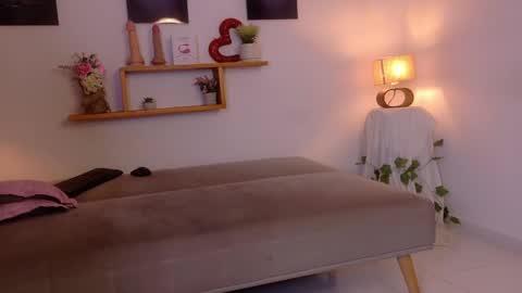 nairagold_ online show from May 2026 12:07:01 AM