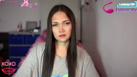 Snapshot of naisha143 chatting on June 2026 02:24:02 AM MARY MAE online show from June 2026 02:24:02 AM