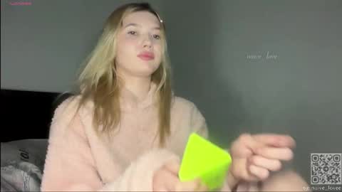 Mia  guest- Eva from DOUBLECUTIES online show from February 2026 01:00:01 PM