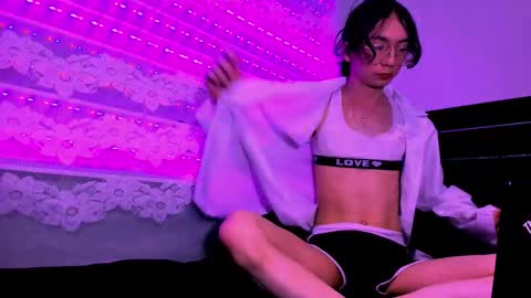 Snapshot of najimi_uwu chatting on October 2025 02:17:02 PM NAJI online show from October 2025 02:17:02 PM