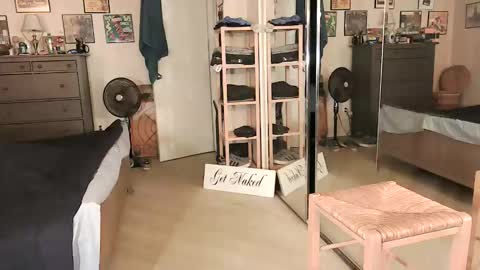 Snapshot of nakedmonkey chatting on May 2026 01:00:01 AM nakedmonkey online show from May 2026 01:00:01 AM