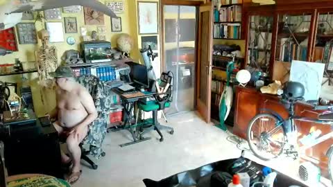 Snapshot of nakednudist72 chatting on April 2026 07:00:02 AM Naked Naturist online show from April 2026 07:00:02 AM