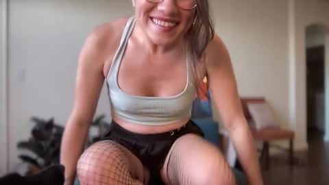 Snapshot of nakedpaint245477 chatting on February 2025 12:19:01 AM nakedpaint245477 online show from February 2025 12:19:01 AM