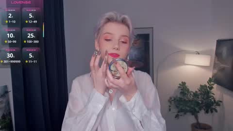 Snapshot of nakishacroshaw chatting on October 2025 11:44:02 AM Kate online show from October 2025 11:44:02 AM