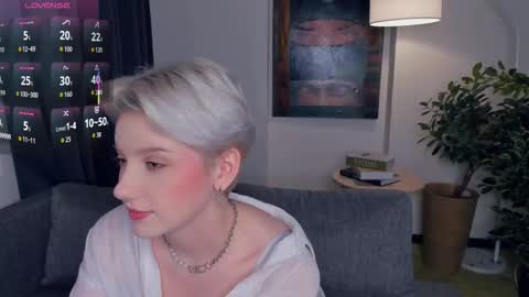 Snapshot of nakishacroshaw chatting on November 2025 12:49:02 PM Kate online show from November 2025 12:49:02 PM