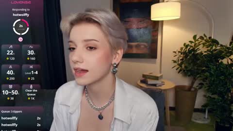 Snapshot of nakishacroshaw chatting on November 2025 01:32:02 PM Kate online show from November 2025 01:32:02 PM