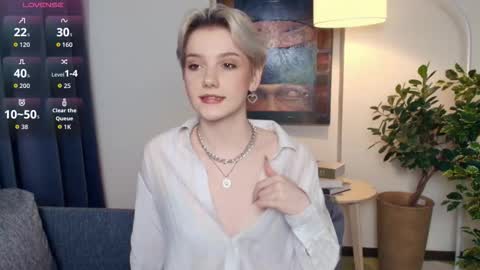 Snapshot of nakishacroshaw chatting on November 2025 01:01:01 PM Kate online show from November 2025 01:01:01 PM