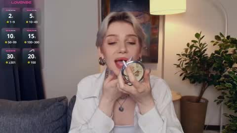 Snapshot of nakishacroshaw chatting on December 2025 11:52:02 AM Kate online show from December 2025 11:52:02 AM