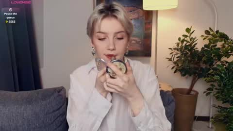 Snapshot of nakishacroshaw chatting on December 2025 11:41:01 AM Kate online show from December 2025 11:41:01 AM