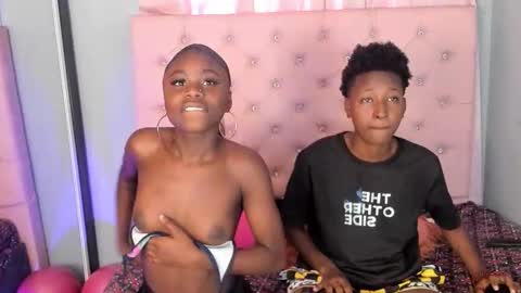 nalaandzuri ebony lesbian blackgirls online show from October 2025 01:11:01 PM