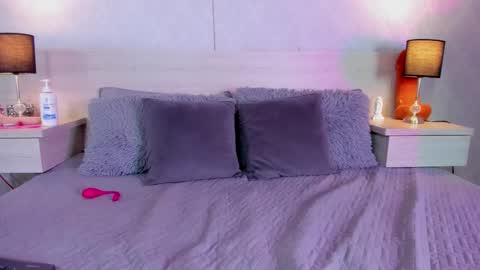 Snapshot of nalamittens chatting on February 2025 11:32:02 PM nalamittens online show from February 2025 11:32:02 PM