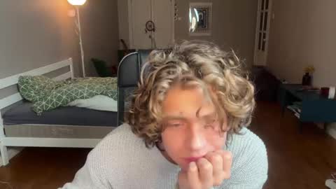 Georges online show from February 2025 07:36:01 PM