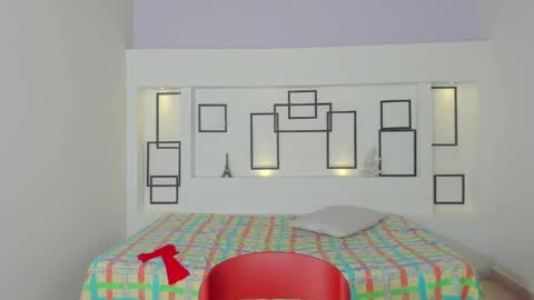 Namoi Smith online show from January 2025 10:47:01 AM