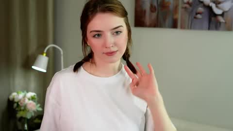 Snapshot of nanalindner chatting on April 2026 07:44:01 AM Kiana online show from April 2026 07:44:01 AM