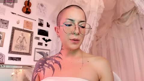 Snapshot of nanaxnana chatting on April 2026 11:50:02 AM Alma Maria online show from April 2026 11:50:02 AM