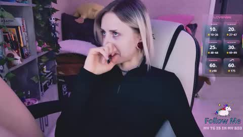 Snapshot of nanitamoore chatting on March 2026 02:04:02 AM Monday-Friday 12-4 AM and 6-9 AM New York time online show from March 2026 02:04:02 AM