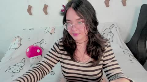 Snapshot of naoko_uwu chatting on December 2024 02:21:01 PM Naoko online show from December 2024 02:21:01 PM