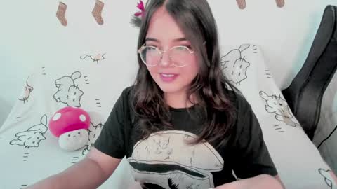 Snapshot of naoko_uwu chatting on January 2025 03:29:02 PM Naoko online show from January 2025 03:29:02 PM