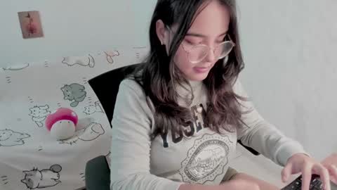 Snapshot of naoko_uwu chatting on February 2025 12:09:01 AM Naoko online show from February 2025 12:09:01 AM