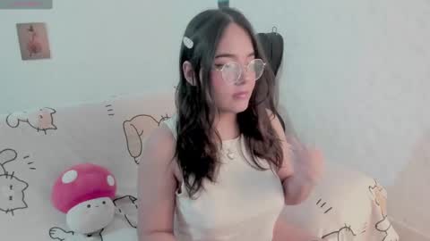 Snapshot of naoko_uwu chatting on February 2025 02:06:02 PM Naoko online show from February 2025 02:06:02 PM