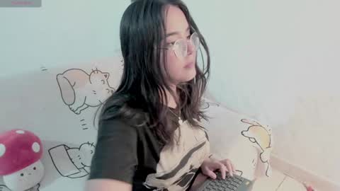 Snapshot of naoko_uwu chatting on February 2025 12:47:02 AM Naoko online show from February 2025 12:47:02 AM