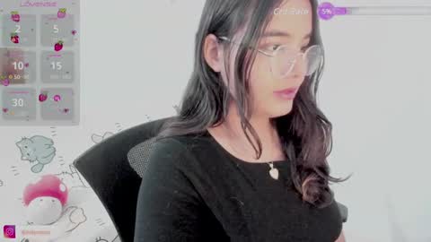 Snapshot of naoko_uwu chatting on March 2025 02:43:02 PM Naoko online show from March 2025 02:43:02 PM