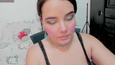 Snapshot of naoko_uwu chatting on November 2025 10:22:02 PM Naoko online show from November 2025 10:22:02 PM