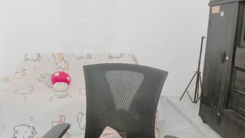 Snapshot of naoko_uwu chatting on June 2026 01:04:02 PM Naoko online show from June 2026 01:04:02 PM