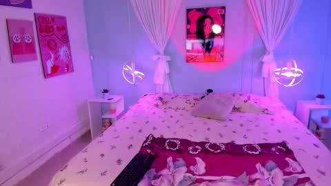 Naomi online show from February 2026 08:27:02 PM