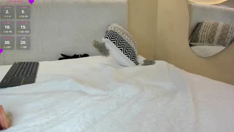 Naomi  online show from December 2024 10:24:02 PM