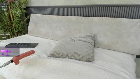 Naomi  online show from January 2025 10:24:01 PM