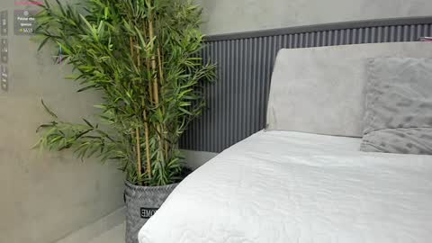 Naomi  online show from January 2025 10:23:01 PM