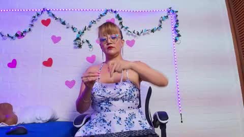 Naomi online show from October 2025 11:18:02 AM