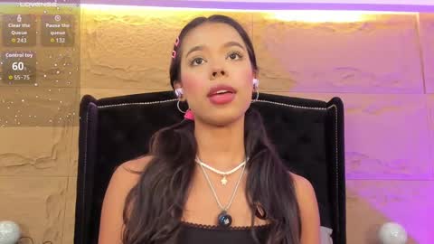 Naomi online show from November 2025 09:14:02 PM