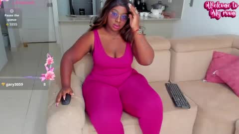 Snapshot of naomi_kiing chatting on July 2026 06:20:01 PM Nathalia King online show from July 2026 06:20:01 PM