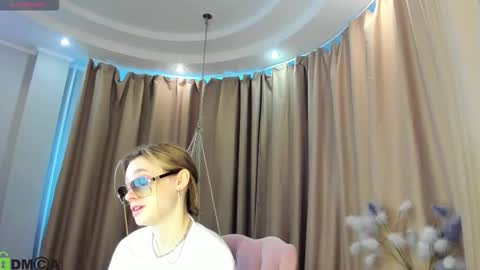 Snapshot of naomi_rias chatting on September 2025 01:32:02 AM Naomi online show from September 2025 01:32:02 AM