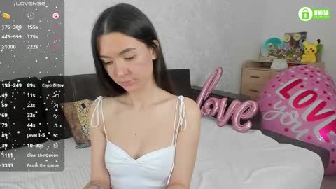 Snapshot of naomi_tara chatting on February 2025 04:42:02 PM Naomi online show from February 2025 04:42:02 PM