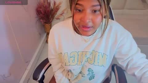 Naomi  online show from May 2026 12:35:01 PM