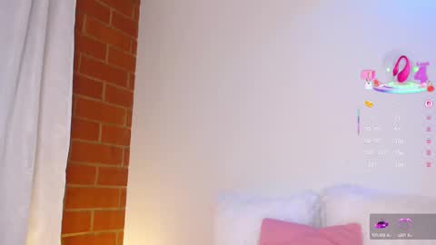 Snapshot of naomi_wong chatting on March 2025 11:05:01 PM Guys the page has lately failed. If you see me disconnected thats why.   online show from March 2025 11:05:01 PM