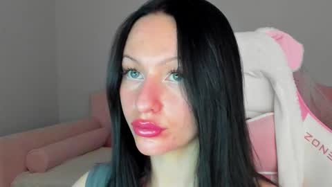 Naomi online show from November 2025 05:28:02 AM