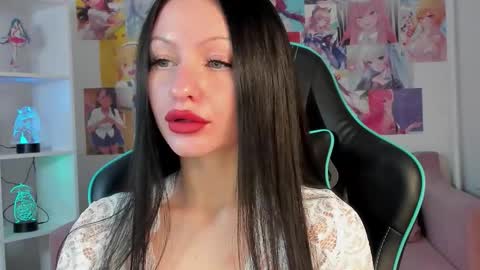 Naomi online show from November 2025 05:29:02 AM