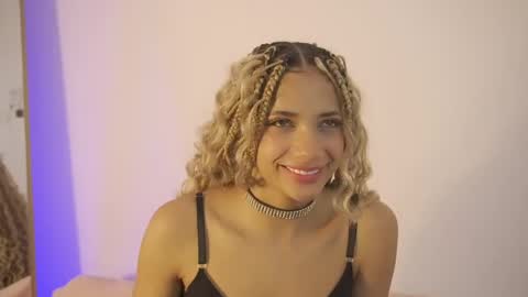 Snapshot of naomidawsonn chatting on April 2026 01:27:01 AM naomidawson online show from April 2026 01:27:01 AM