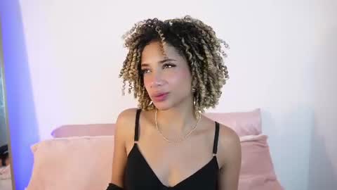 Snapshot of naomidawsonn chatting on June 2026 11:57:01 PM naomidawson online show from June 2026 11:57:01 PM