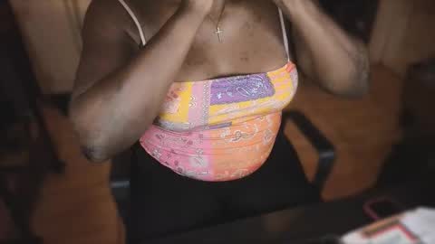 Naomi online show from November 2025 06:13:01 AM