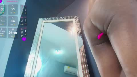 Naomi Qeents online show from November 2025 03:04:01 PM