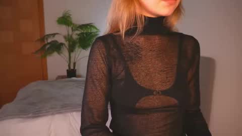 naomirosy online show from February 2026 07:19:02 PM