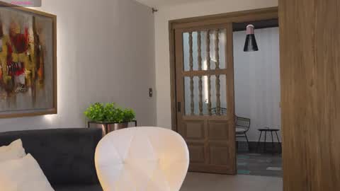 Naomi online show from April 2026 05:01:02 PM