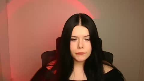 Naomi online show from October 2025 06:37:01 PM